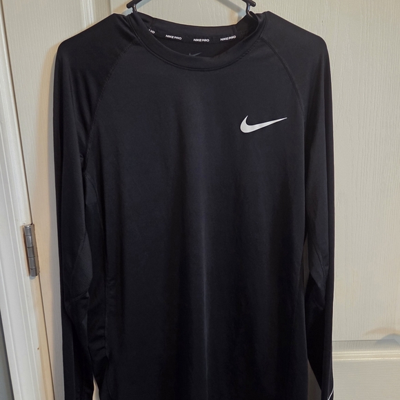 Mens Nike Black Long Sleeve Dri Fit  with White Swoosh - Picture 1 of 6